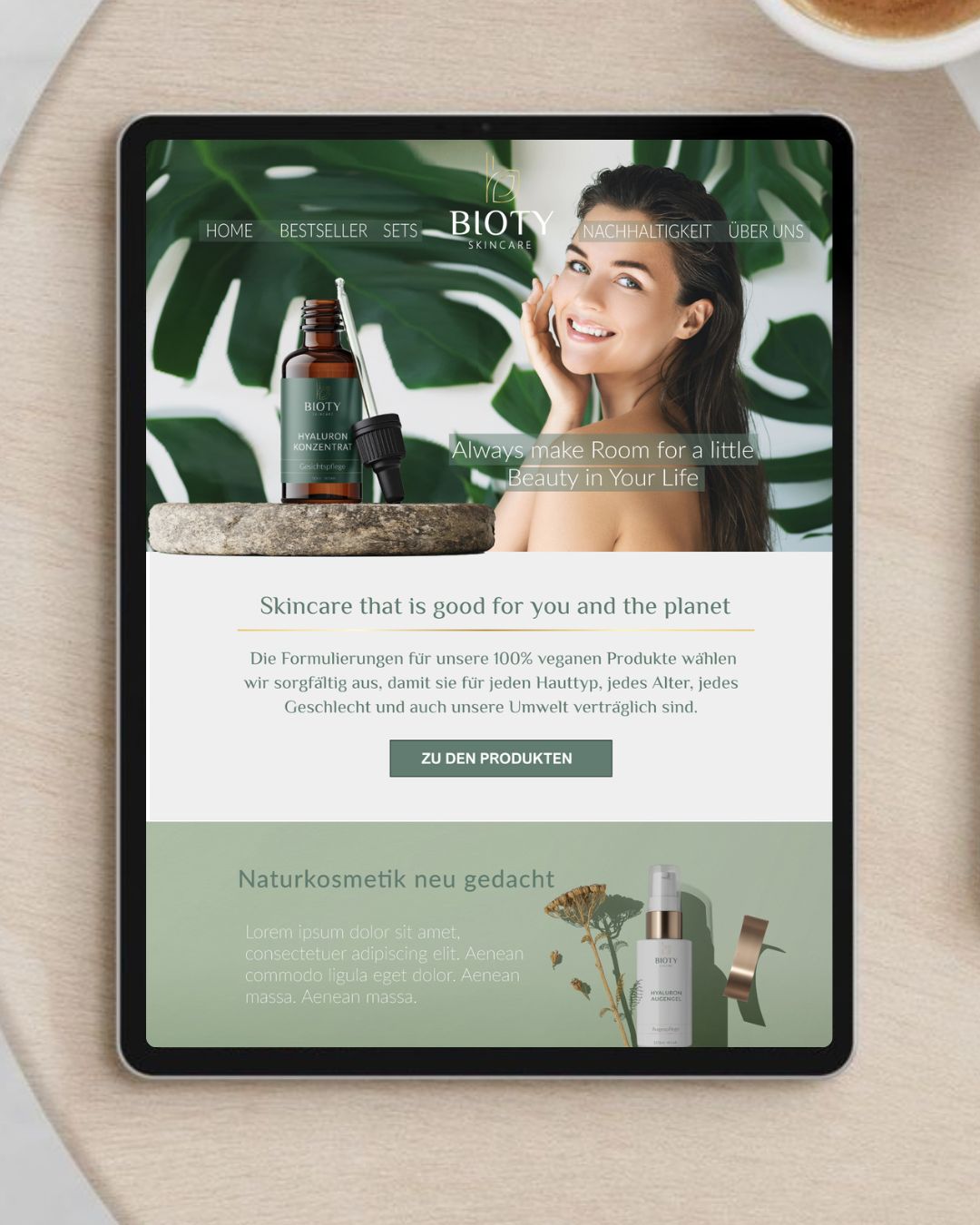 Ansicht der Beauty-Kosmetik-Webseite auf Tablet – klare Struktur, ästhetisches Layout und Nutzerfreundlichkeit.